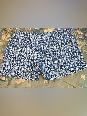 Vineyard Vines Blue and White Floral Print Shorts